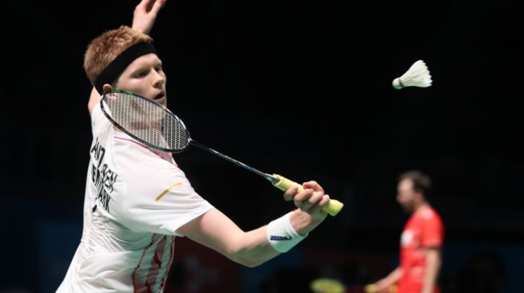 择走出国门 择走出国门