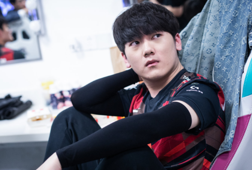 正在利用某 正在利用某